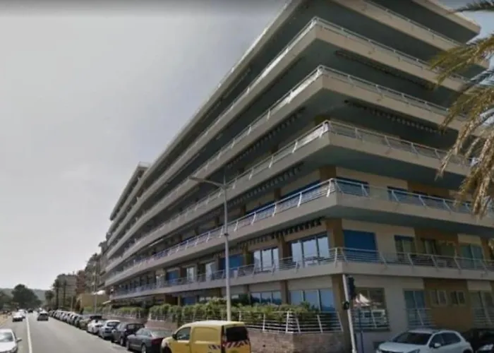 Cosy - Bord De Mentone