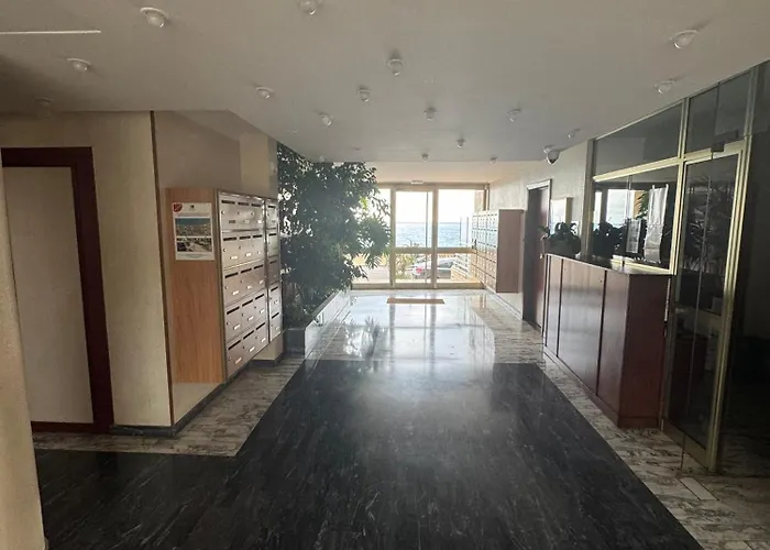 Cosy - Bord De Mentone